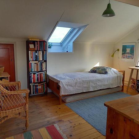 Ljust Boende, Egen Ingang Och Traedgard I Centrum Varberg Extérieur photo