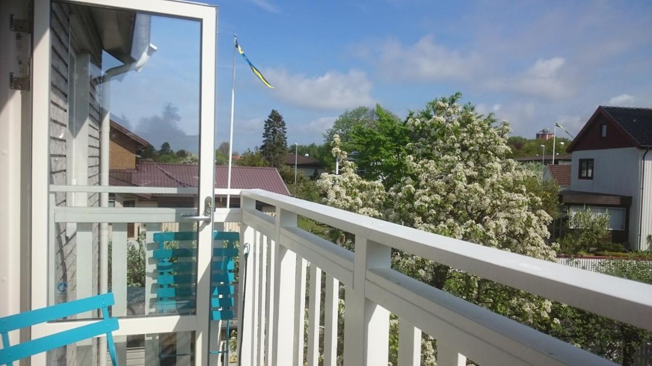 Ljust Boende, Egen Ingang Och Traedgard I Centrum Varberg Extérieur photo