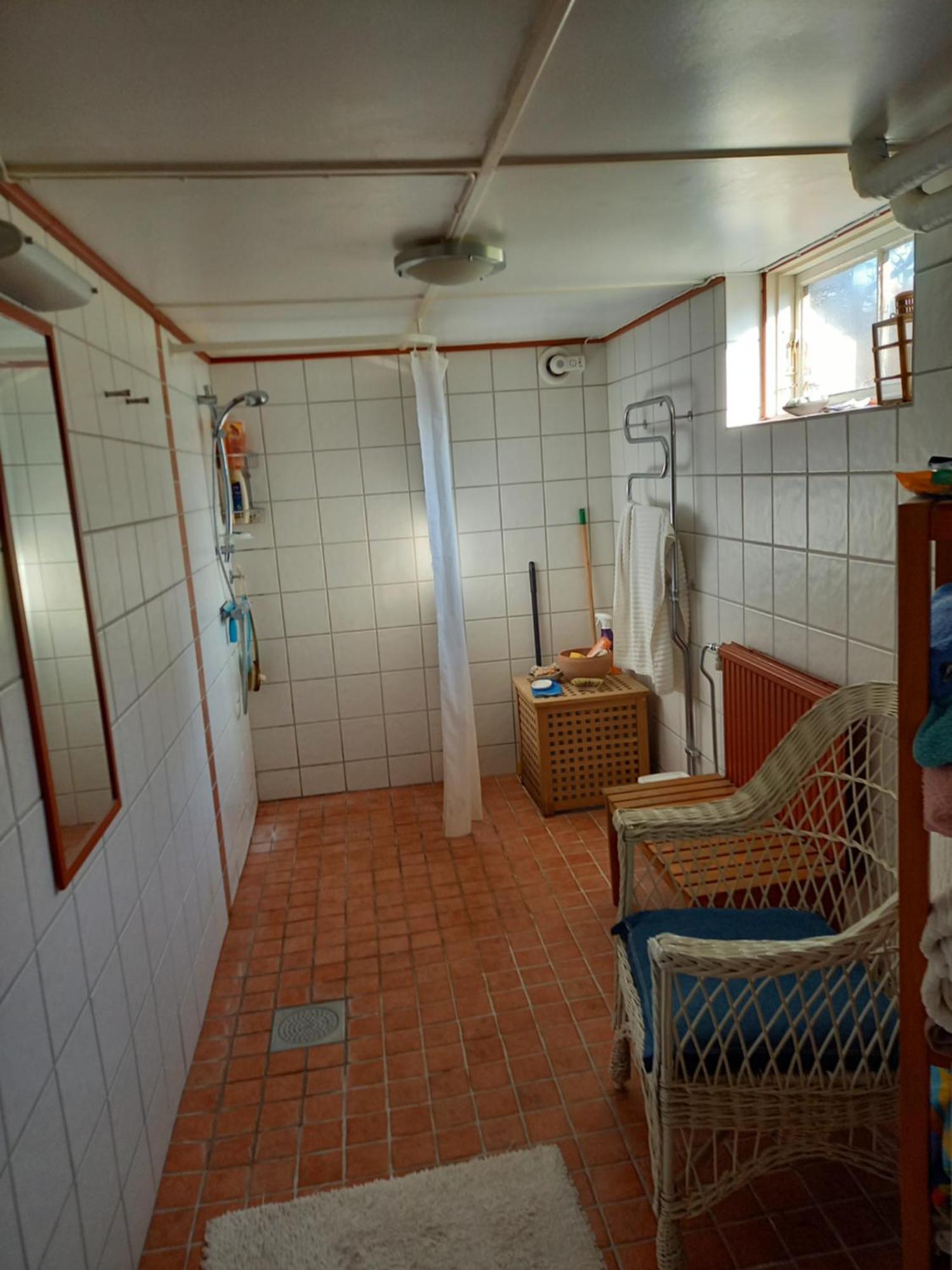 Ljust Boende, Egen Ingang Och Traedgard I Centrum Varberg Extérieur photo