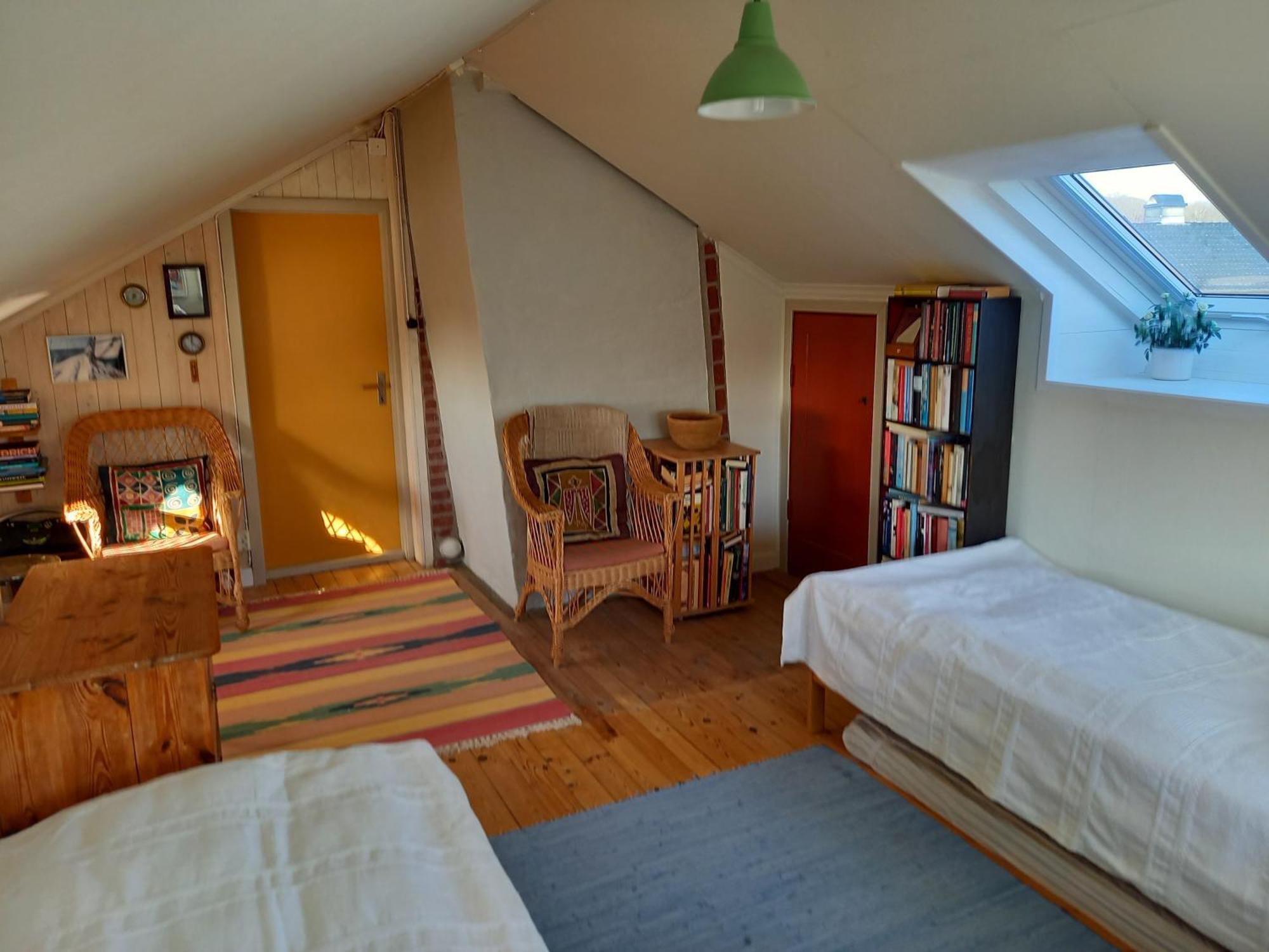 Ljust Boende, Egen Ingang Och Traedgard I Centrum Varberg Extérieur photo