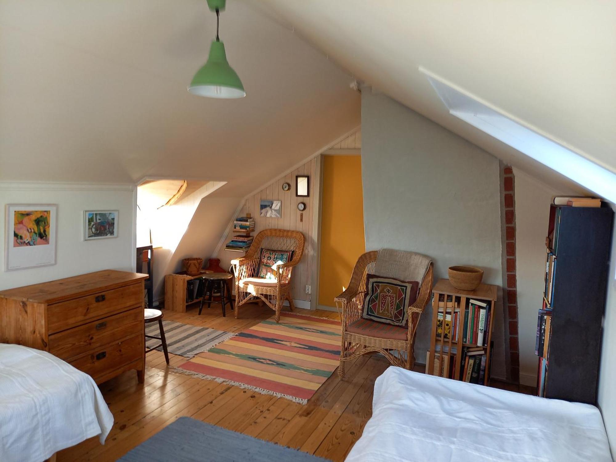 Ljust Boende, Egen Ingang Och Traedgard I Centrum Varberg Extérieur photo